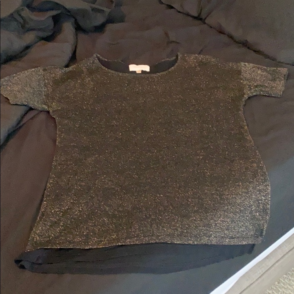 Skies Are Blue short sleeve small top